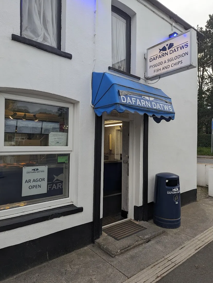 Y Dafarn Datws Fish & Chips